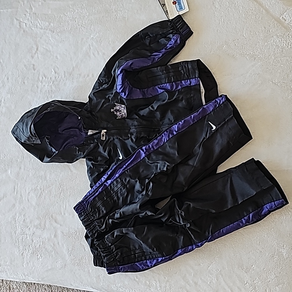 Nike - LA Kings 18M black and purple track suit